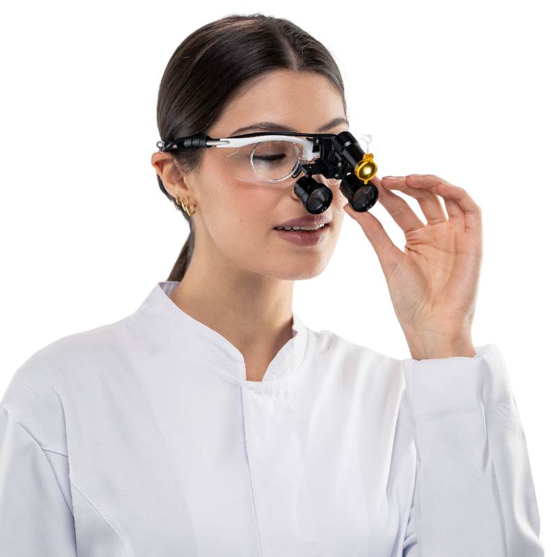 Lupa X2 con Lentes de 2,5x y 3,5x y Lámpara Frontal Rec detalle técnico de alta calidad