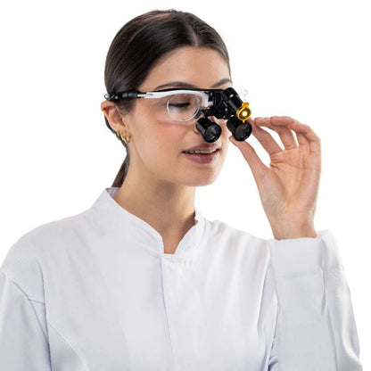 Lupa X2 con Lentes de 2,5x y 3,5x y Lámpara Frontal Rec detalle técnico de alta calidad